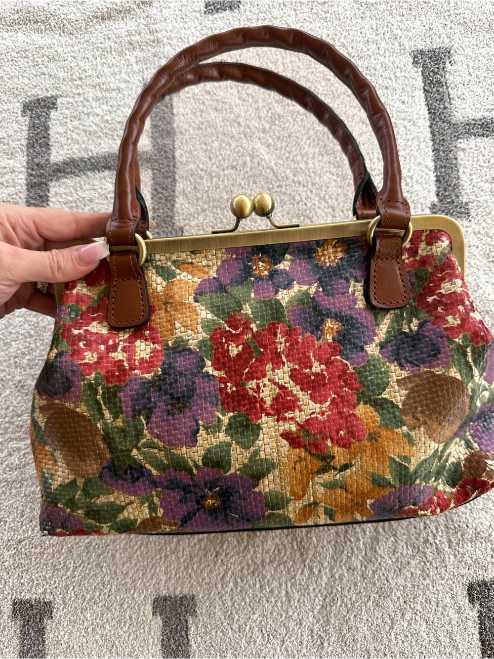 Adorable Patricia Nash bag